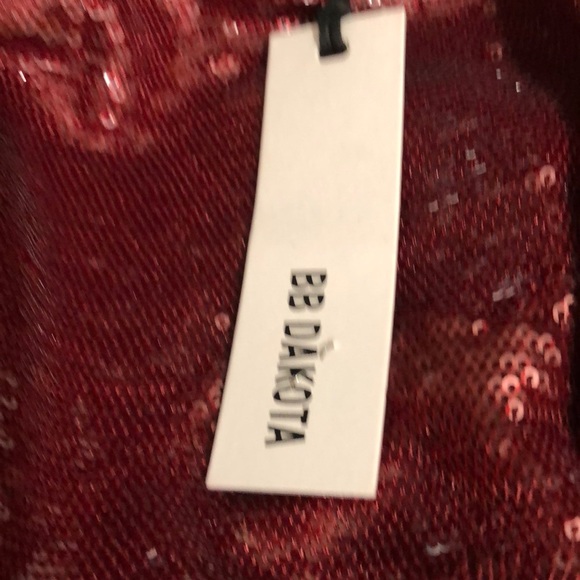 B.B. Dakota mini sequin dress with defects  H1 - Picture 7 of 7